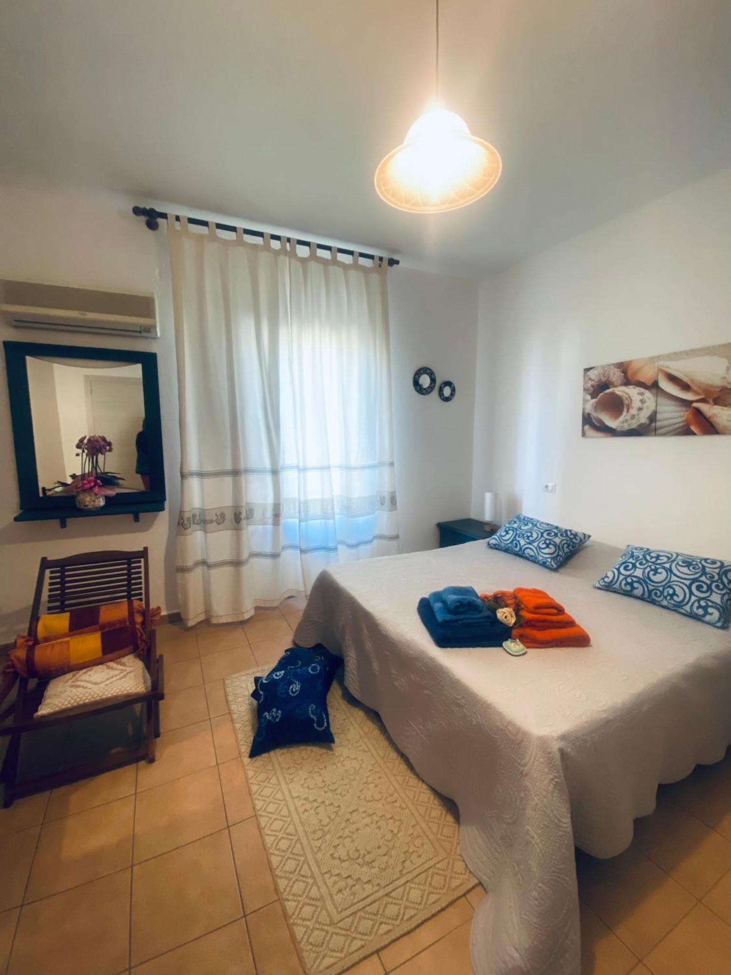 Bed And Breakfast Le Petunie Bari Sardo Eksteriør billede