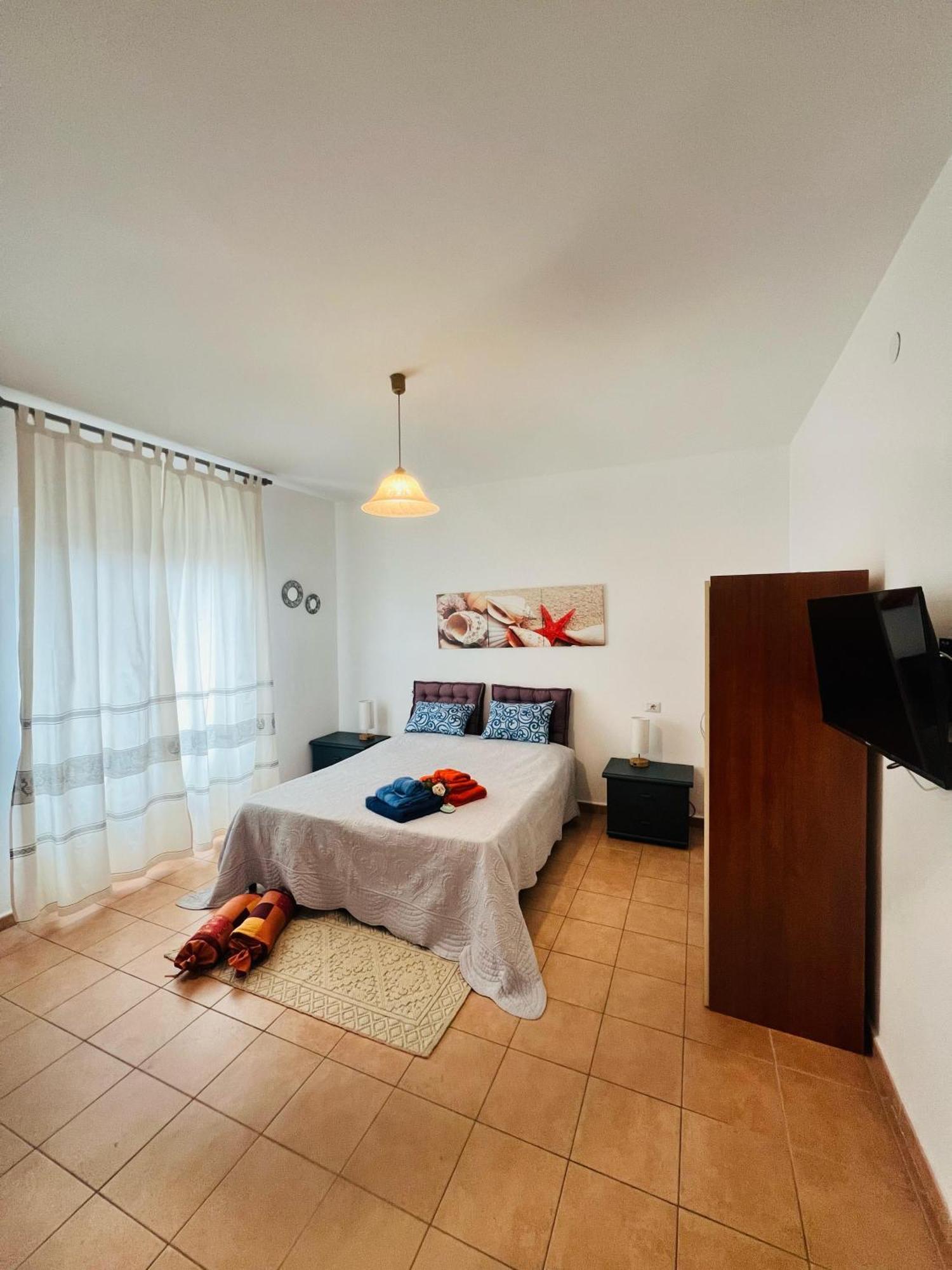 Bed And Breakfast Le Petunie Bari Sardo Eksteriør billede