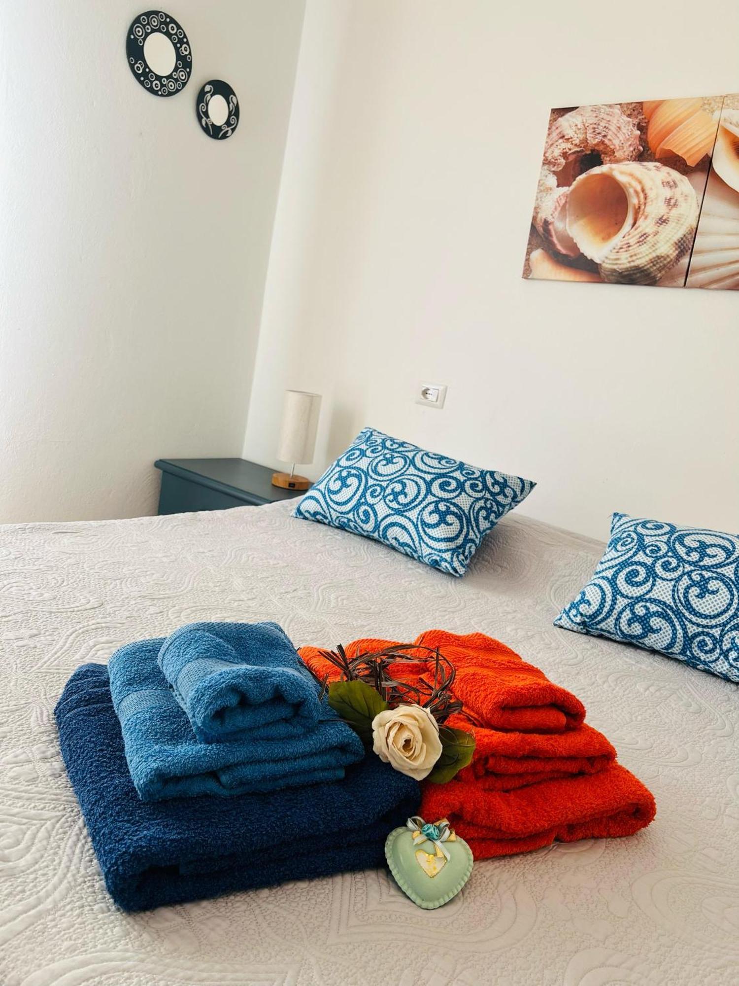 Bed And Breakfast Le Petunie Bari Sardo Eksteriør billede